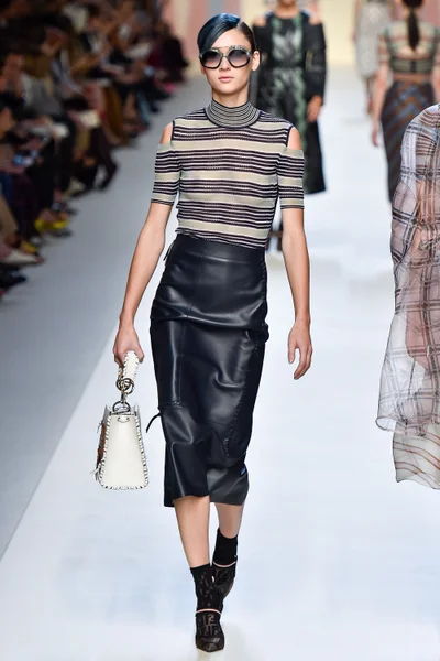 Look 7